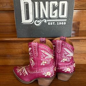 Dingo Women's Embroidered Pink Western Boots